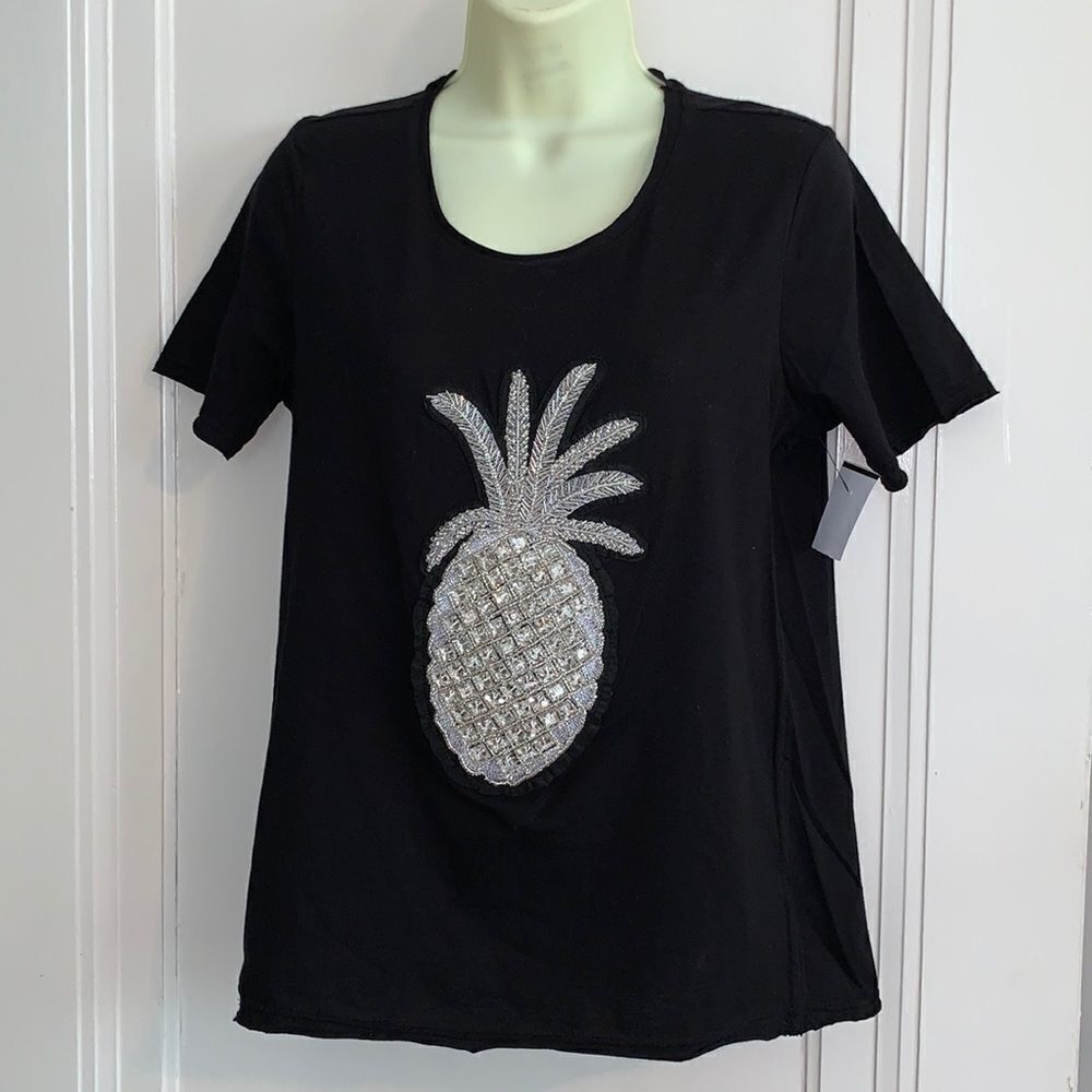NWT Romeo/Juliet Couture silver pineapple T-shirt